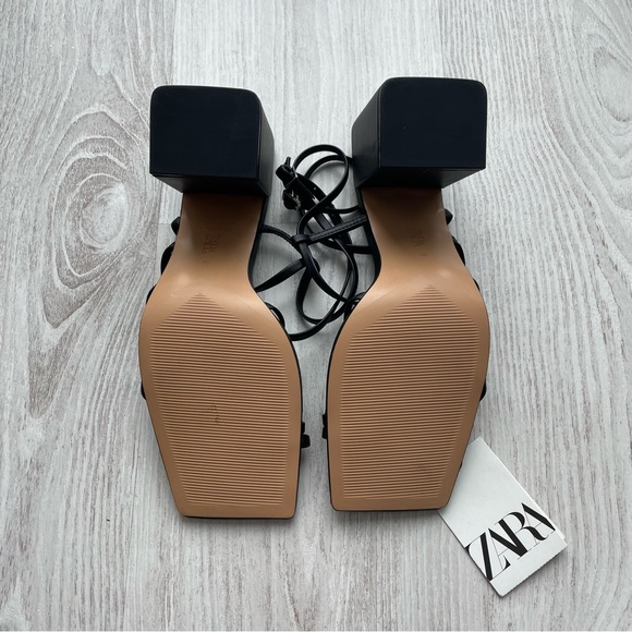 Zara black strappy square block heel sandal size 8 /UK 39 open toe new with tags - Picture 4 of 4